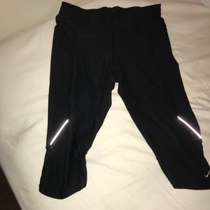 Nike workout capris